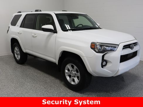 Certified 2024 Toyota 4Runner SR5 image 4