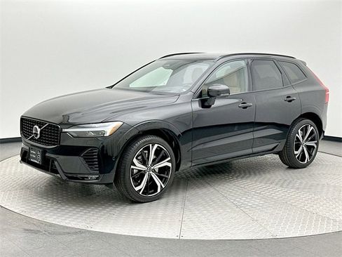 Certified 2023 Volvo XC60 B6 Ultimate w/ Climate Package image 1