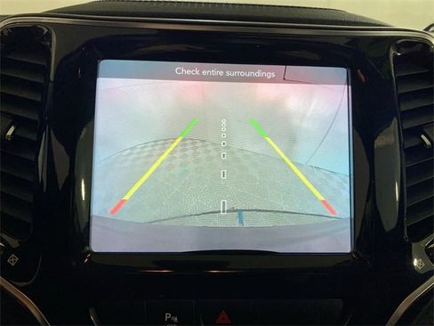 Used 2020 Jeep Cherokee Limited image 39