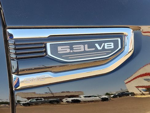 Used 2024 GMC Sierra 1500 Denali w/ Technology Package AWD/4WD image 8