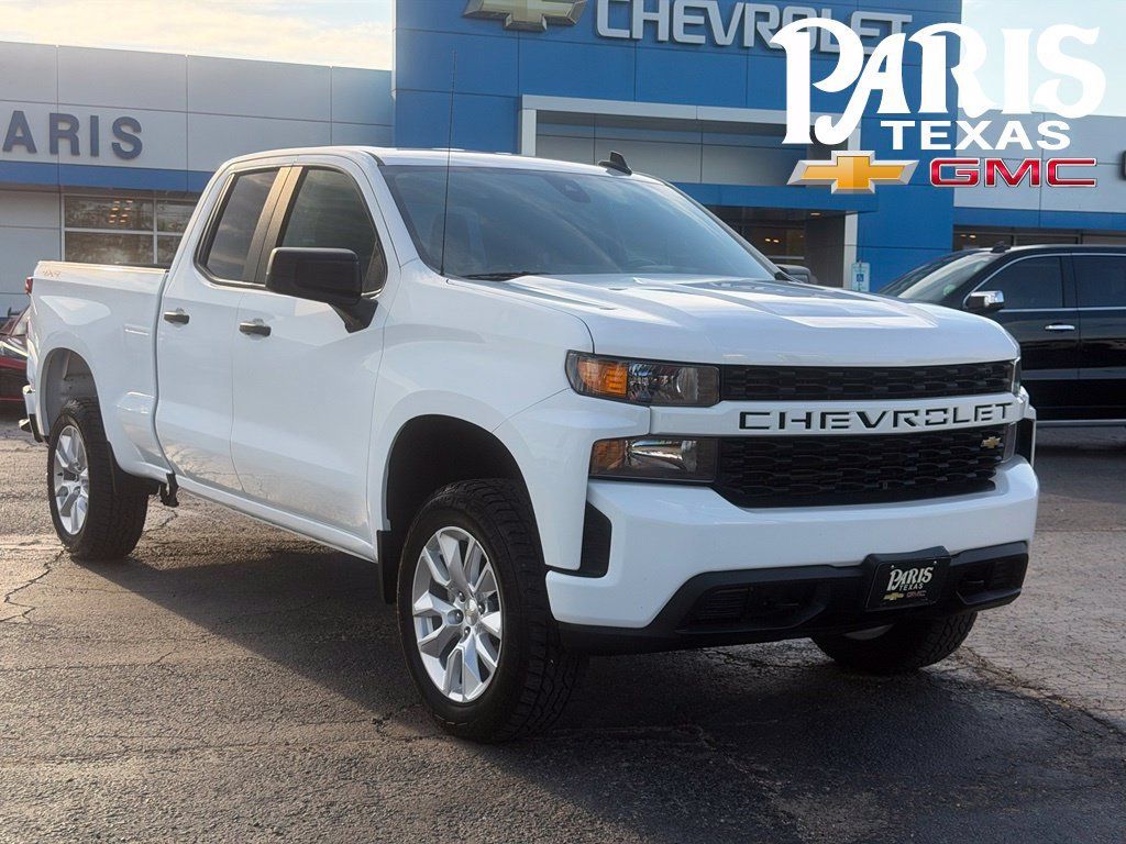 Used 2022 Chevrolet Silverado 1500 Custom w/ Safety Confidence Package AWD/4WD image 1