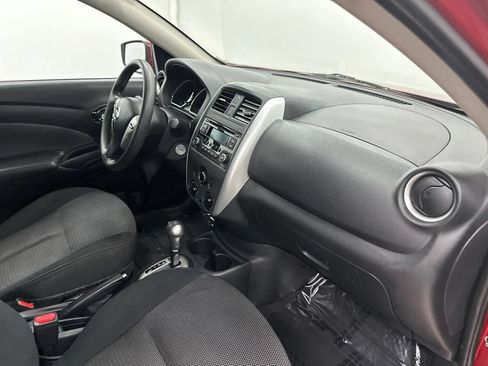 Used 2015 Nissan Versa SV FWD image 21