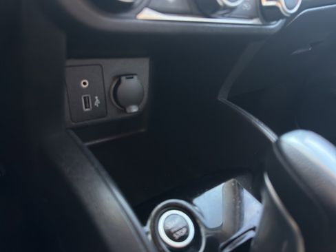 Used 2022 Nissan Kicks S image 19