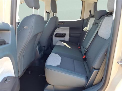 New 2025 Ford Maverick XLT image 8