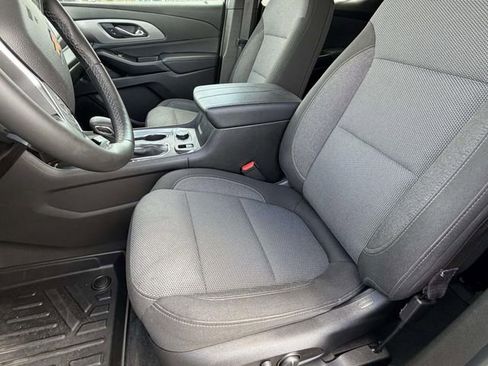Used 2023 Chevrolet Traverse LT image 15
