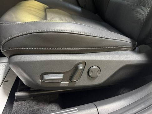 Certified 2023 Kia Niro EX Touring FWD image 13