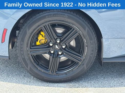 Used 2025 Ford Mustang Coupe RWD image 16