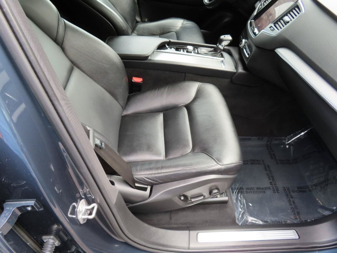 Used 2021 Volvo XC90 T5 Momentum w/ Climate Package AWD/4WD image 22