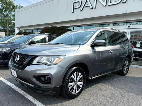 Used 2018 Nissan Pathfinder SV AWD/4WD image 3
