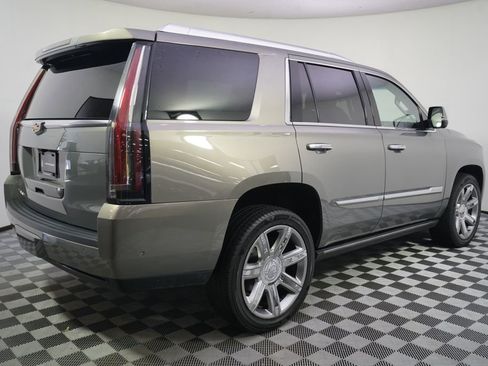 Used 2019 Cadillac Escalade Premium Luxury AWD/4WD image 7