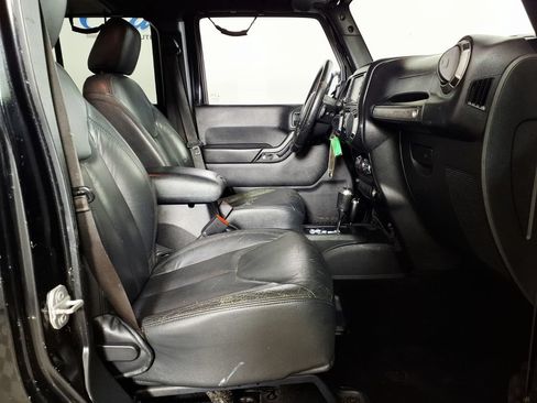 Used 2015 Jeep Wrangler Unlimited Sport w/ Quick Order Package 24S AWD/4WD image 13