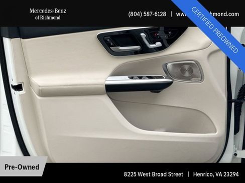 Used 2025 Mercedes-Benz GLC 300 4MATIC image 11