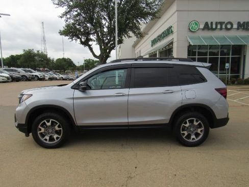 Used 2023 Honda Passport TrailSport image 10
