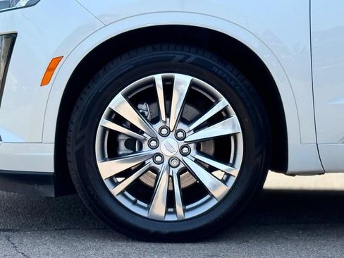 Used 2023 Cadillac XT6 Premium Luxury w/ LPO, Floor Liner Package AWD/4WD image 10