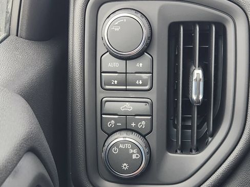 New 2026 Chevrolet Silverado 1500 Custom Trail Boss w/ LPO, Dark Essentials Package AWD/4WD image 21