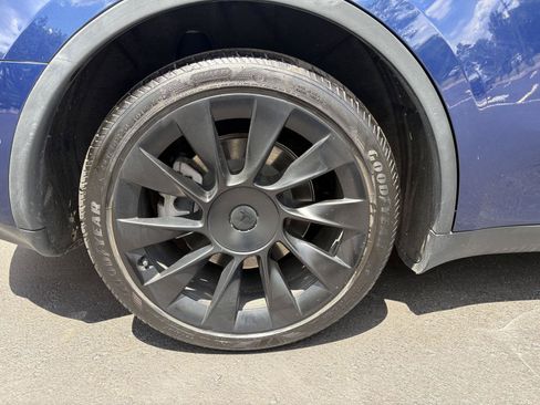 Used 2022 Tesla Model Y Long Range AWD/4WD image 13