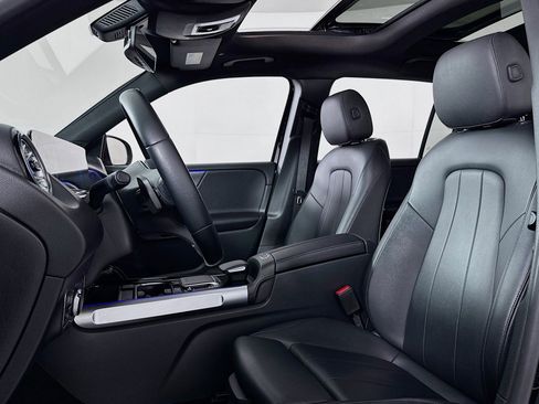 Certified 2022 Mercedes-Benz GLB 250 image 17