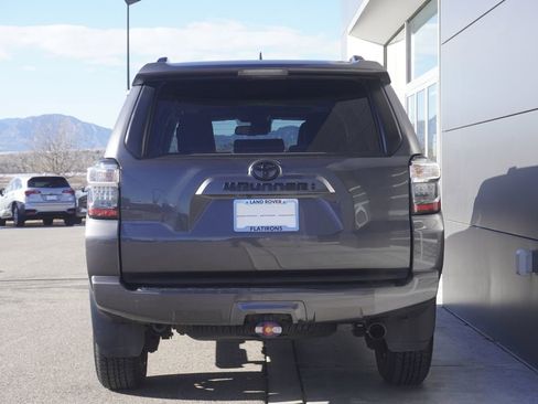 Used 2021 Toyota 4Runner SR5 Premium image 6