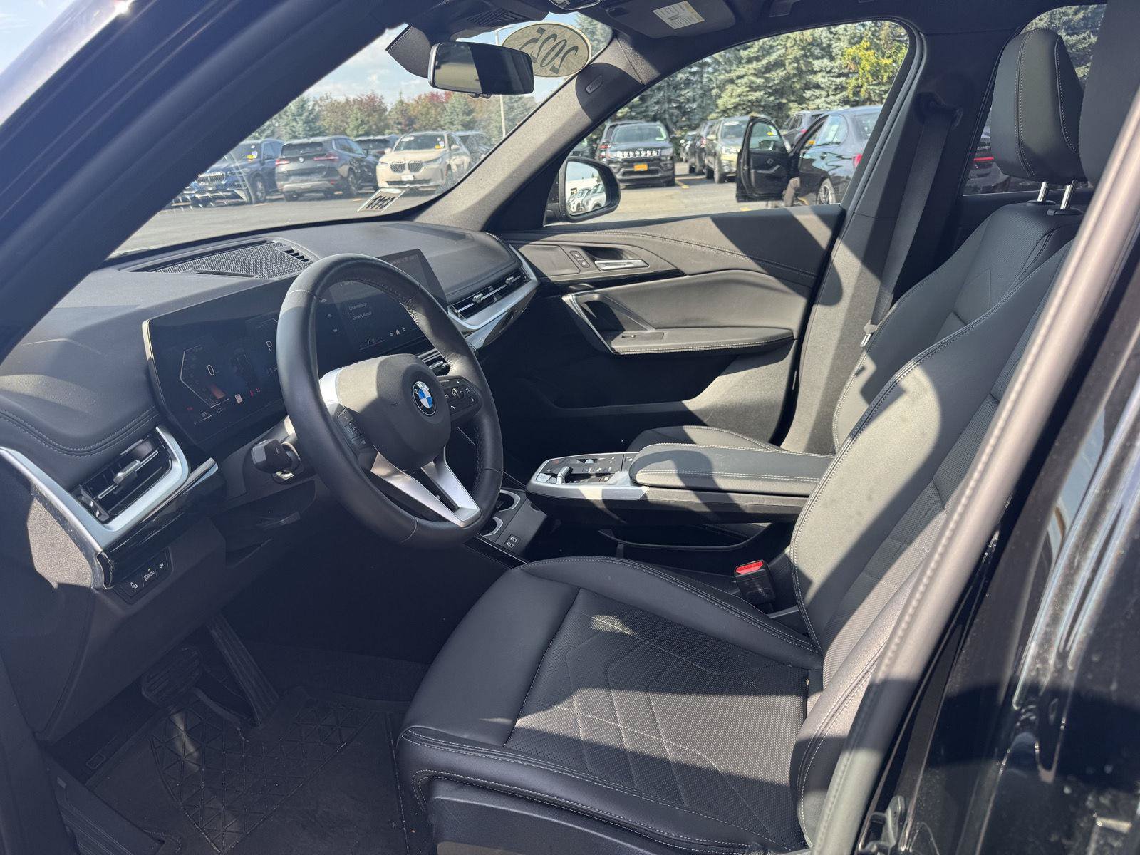 Used 2025 BMW X1 xDrive28i w/ Convenience Package AWD/4WD image 9