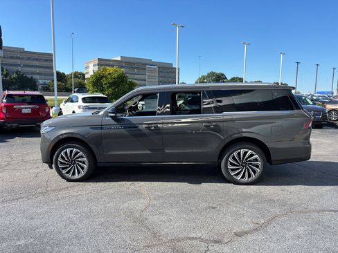 New 2025 Lincoln Navigator L Black Label image 4