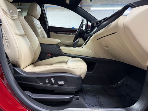 Used 2018 Cadillac XT5 Luxury w/ Driver Awareness Package image 46