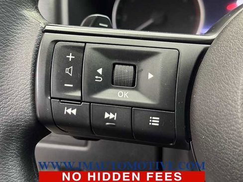 Used 2023 Nissan Rogue S image 36