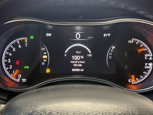 Used 2020 Jeep Grand Cherokee Altitude AWD/4WD image 28