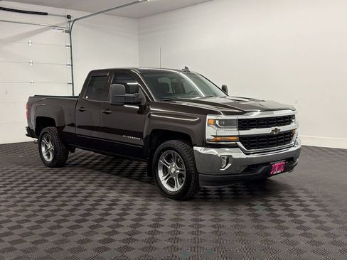 Used 2018 Chevrolet Silverado 1500 LT w/ All Star Edition AWD/4WD image 7