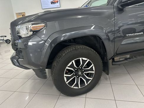 Used 2020 Toyota Tacoma TRD Sport image 34