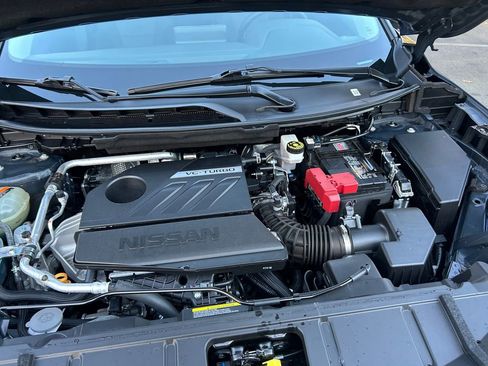 Used 2025 Nissan Rogue SV image 29