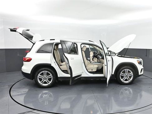 Used 2023 Mercedes-Benz GLB 250 image 48