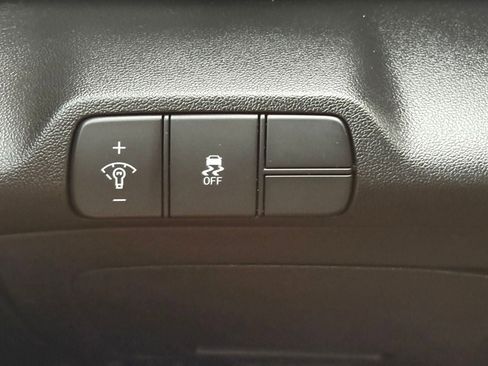 Used 2025 Hyundai Elantra Limited FWD image 20