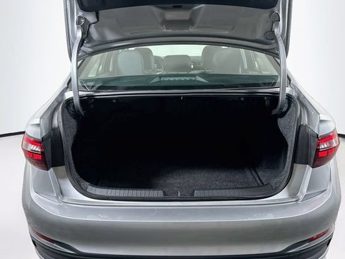 Certified 2025 Volkswagen Jetta SE w/ Sunroof Package FWD image 26