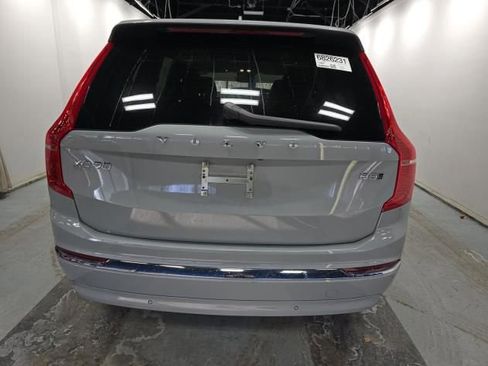 Used 2025 Volvo XC90 B5 Core AWD/4WD image 5