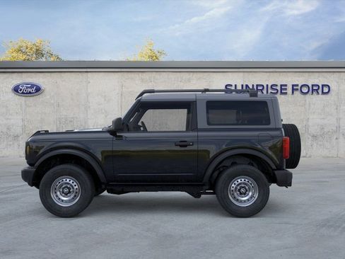 New 2026 Ford Bronco 2-Door AWD/4WD image 3