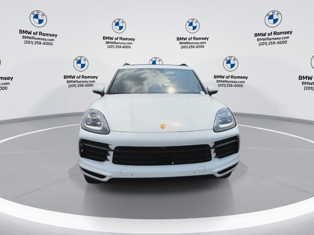 Used 2023 Porsche Cayenne AWD/4WD image 3