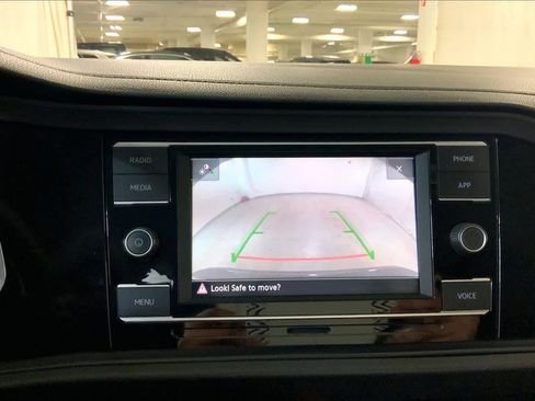 Used 2021 Volkswagen Jetta SE image 27