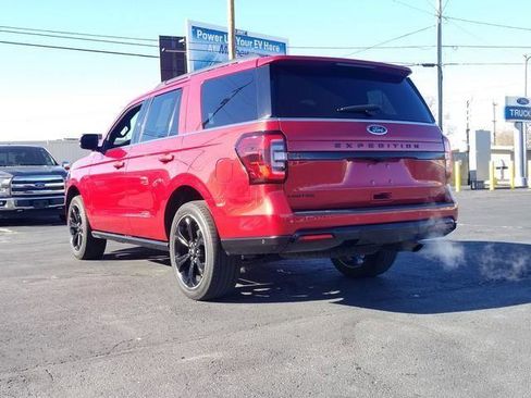Used 2022 Ford Expedition Limited image 6