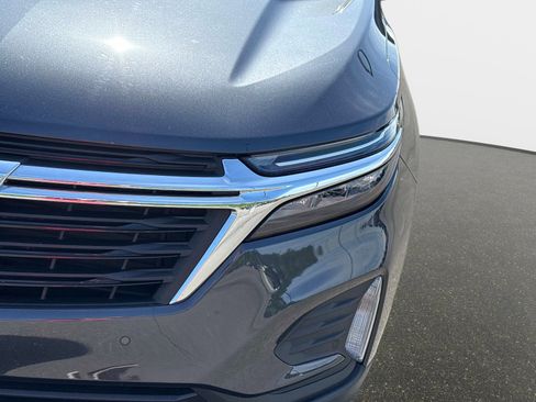 Used 2022 Chevrolet Equinox LT w/ Driver Convenience Package FWD image 11