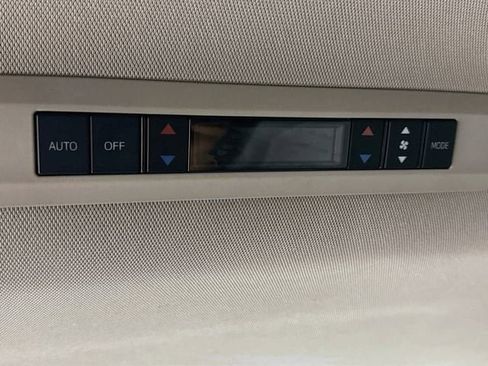 Certified 2022 Toyota Sienna XLE FWD image 27
