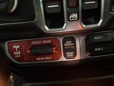 Used 2024 Jeep Wrangler Unlimited Rubicon w/ Convenience Group AWD/4WD image 27