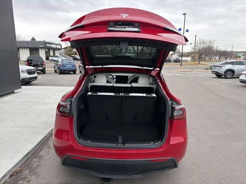Used 2021 Tesla Model Y Long Range image 8