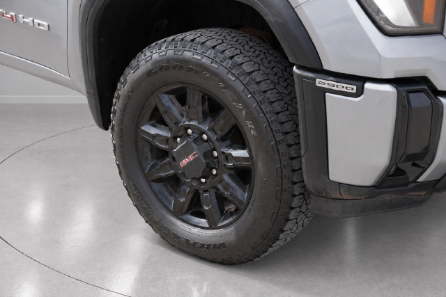 Used 2026 GMC Sierra 2500 AT4 AWD/4WD image 9