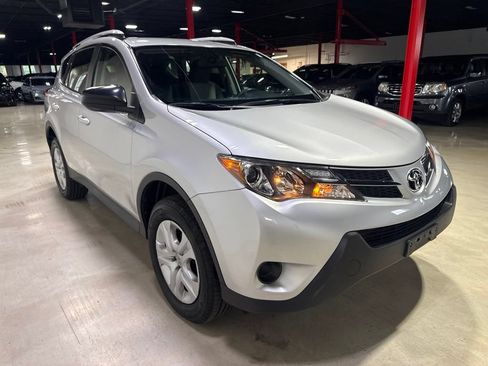 Used 2014 Toyota RAV4 LE AWD/4WD image 8