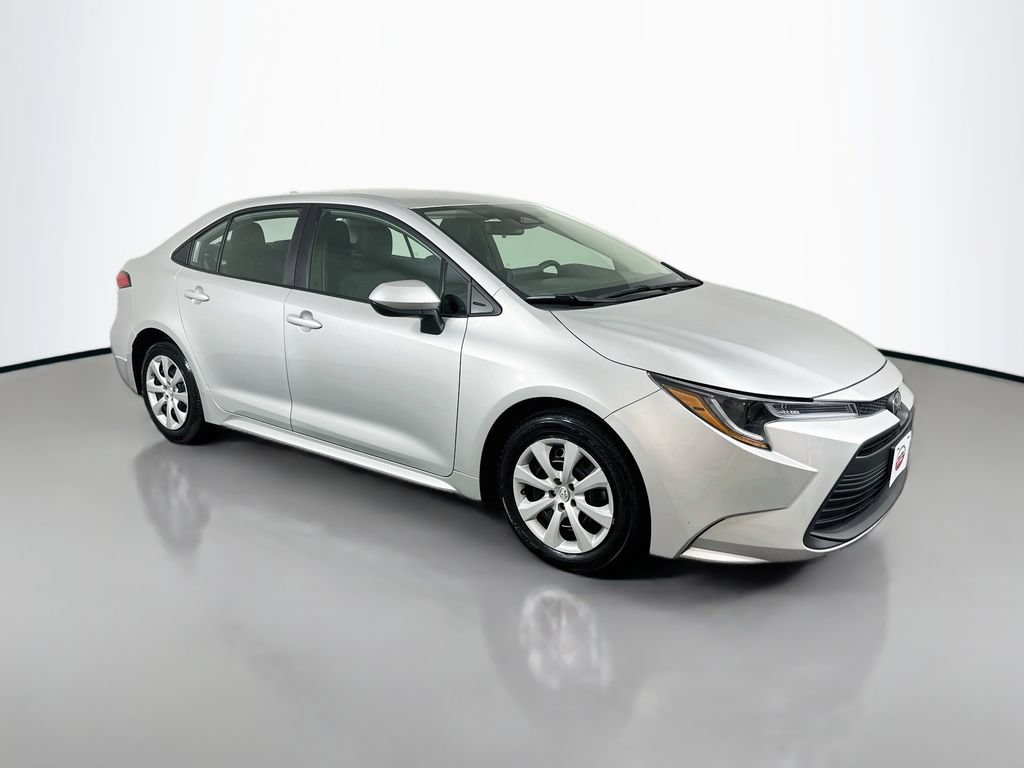 Used 2024 Toyota Corolla LE FWD image 3