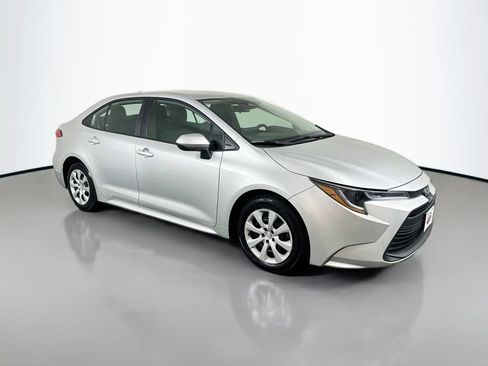 Used 2024 Toyota Corolla LE FWD image 3