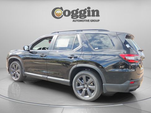 New 2026 Honda Pilot Sport image 4