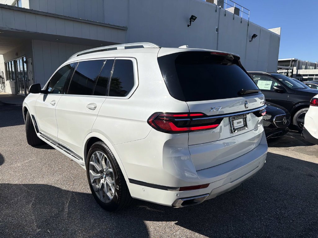 Used 2024 BMW X7 xDrive40i AWD/4WD image 5