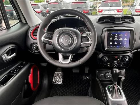 Used 2023 Jeep Renegade Trailhawk AWD/4WD image 8