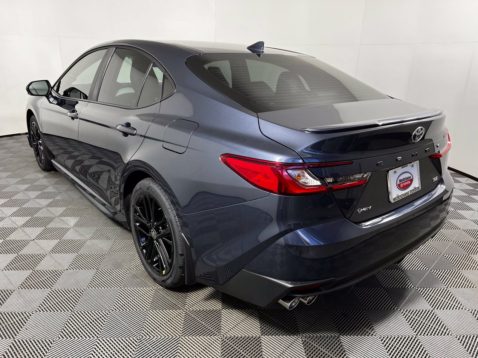 Used 2026 Toyota Camry SE w/ Multimedia Upgrade Package FWD image 7